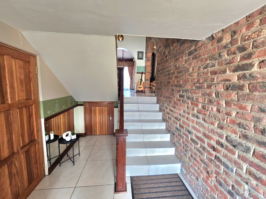 6 Bedroom Property for Sale in Panorama Free State